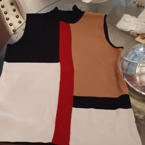 Ladies sleeveless knit top